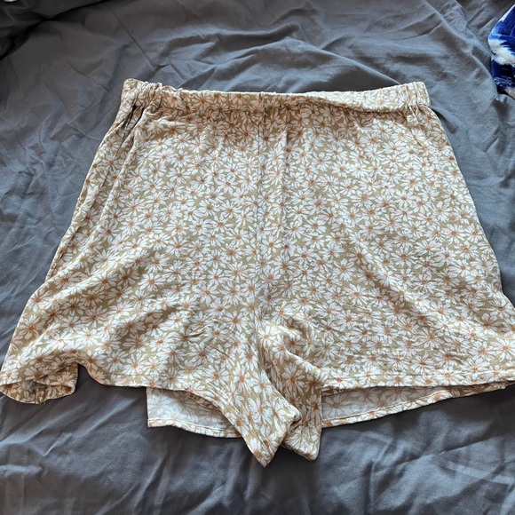 A&E Skort - Picture 2 of 2